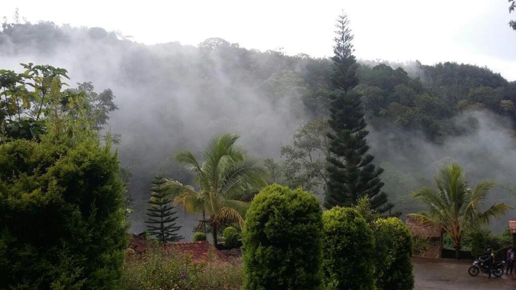 Cassells Jungle Resorts Thekkady Vandiperiyar Екстер'єр фото